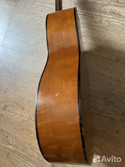Гитара Yamaha cs40 в хорошем состоянии