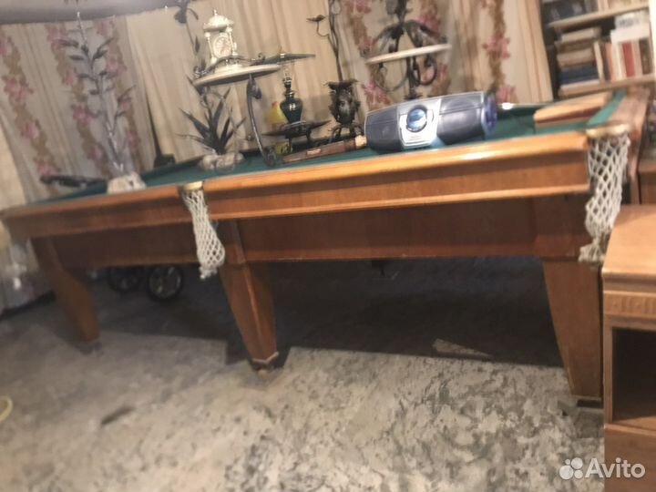 Бильярдный стол