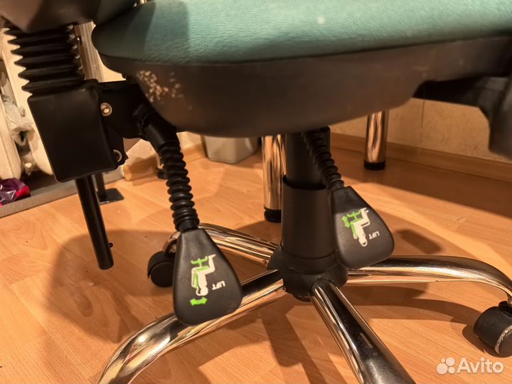 Компьютерное кресло