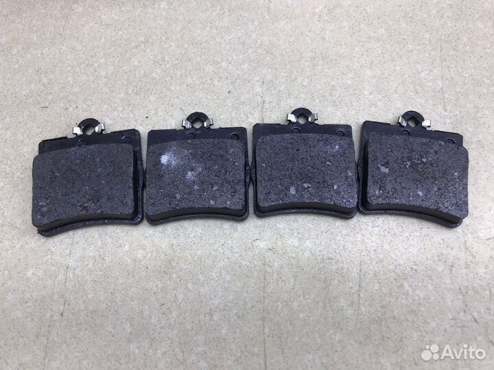 Колодки тормозные задние Мерседес W210