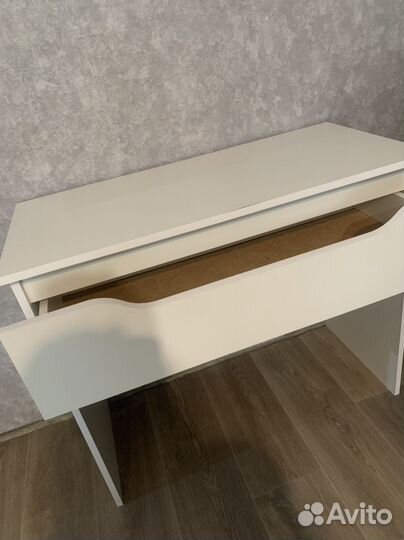 Письменный стол