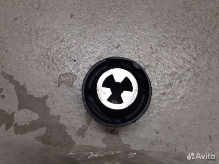 Сайлентблок задней балки VW Polo