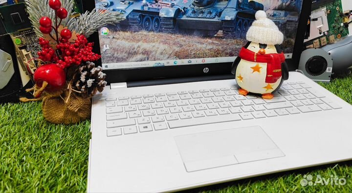 Шустрый Белый ноутбук на подарок с SSD