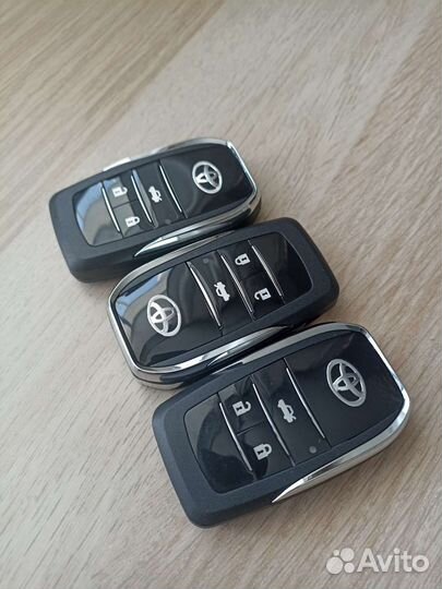 Ключ корпус выкидной для Тойота на три кнопки