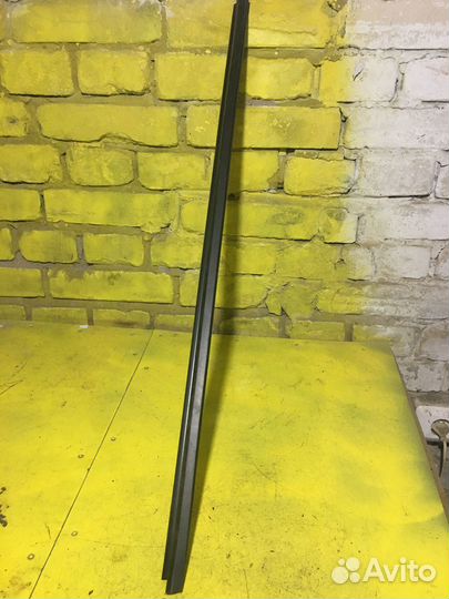 Уплотнитель бархотка стекла двери Renault Laguna 2