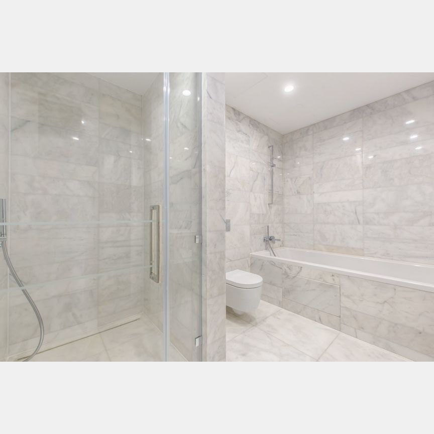 2-к. апартаменты, 80,6 м², 59/85 эт.