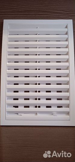 Вентиляционная регулируемая решетка