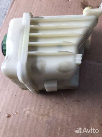 Бачок гидроусилителя Порше Кайен 958(1375)