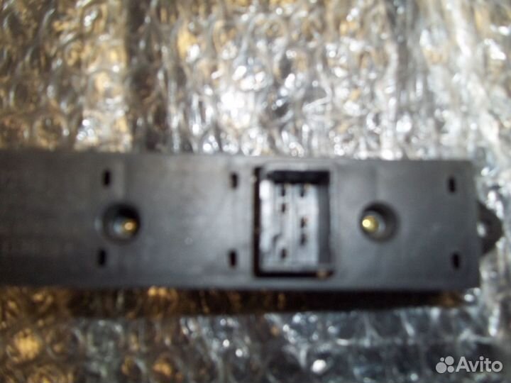 Кнопка стеклоподъёмника Мицубиси Галант 8