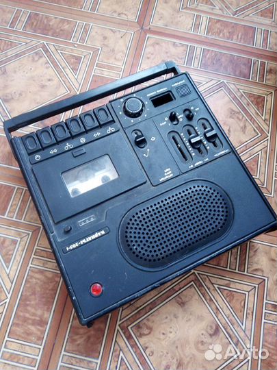 Магнитофон Карпаты 205