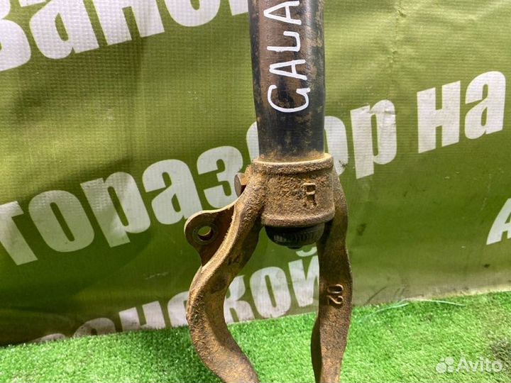 Стойка подвески передняя правая Mitsubishi Galant