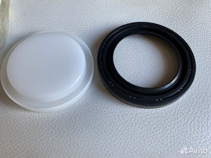 Сальник коленвала передний тн 15г Кадиллак escalad