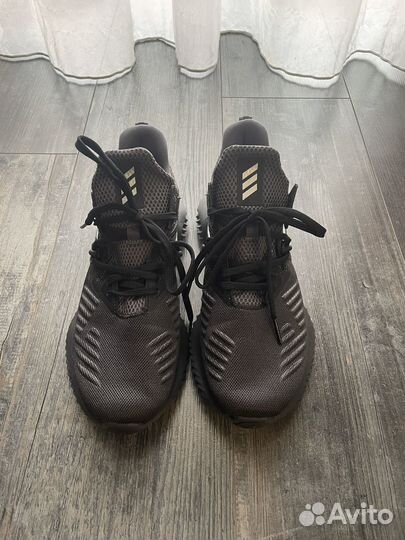 Кроссовки adidas