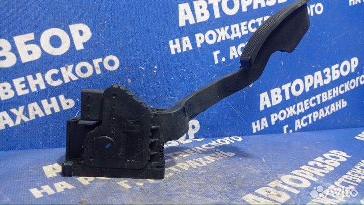 Педаль газа Fiat Linea седан 198A4000 2010