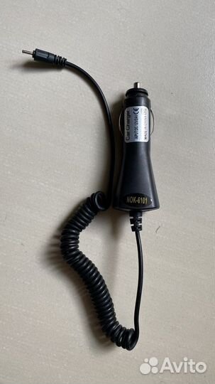 Автомобильное зарядное устройство для телефона