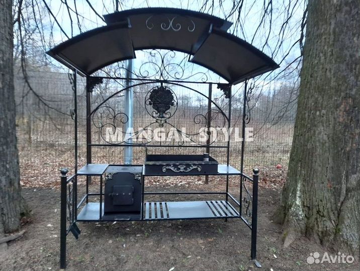 Мангал с крышей