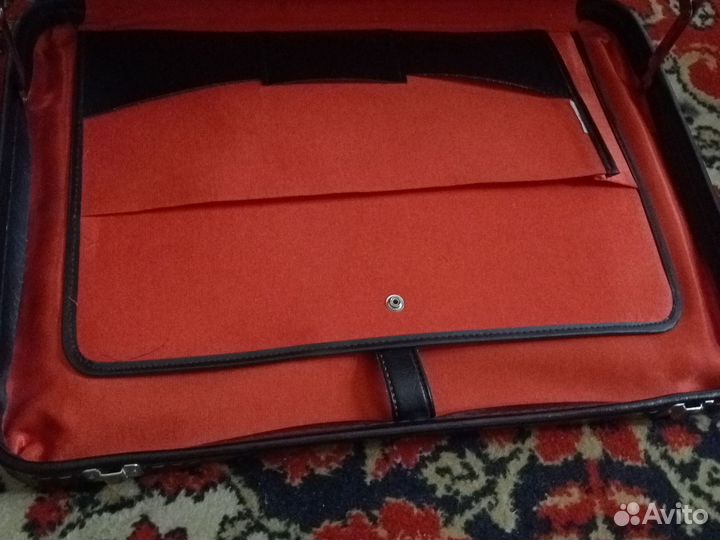 Чемодан кейс