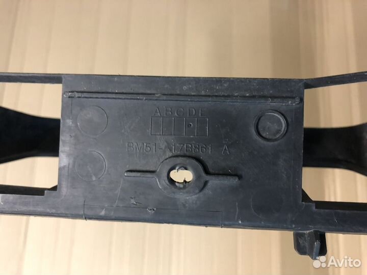 Кронштейн заднего бампера Ford Focus 3