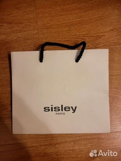 Пакеты Chanel и Sisley