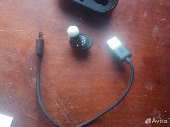 Блютуз наушники samsungSM-R140