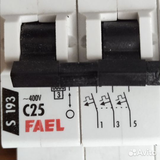 Автоматы трёхфазные Fael