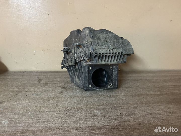 Корпус воздушного фильтра Mazda 626 GF 2.0 FS