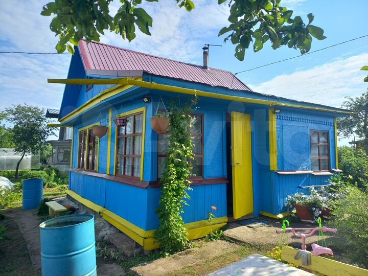 Дом 16,4 м² на участке 6 сот.