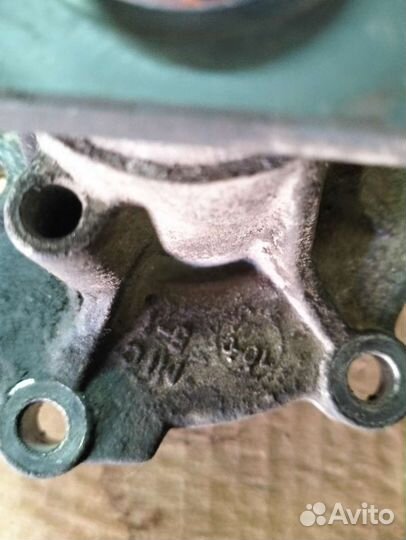 Водяная помпа Додж калибер 2.0 бензин