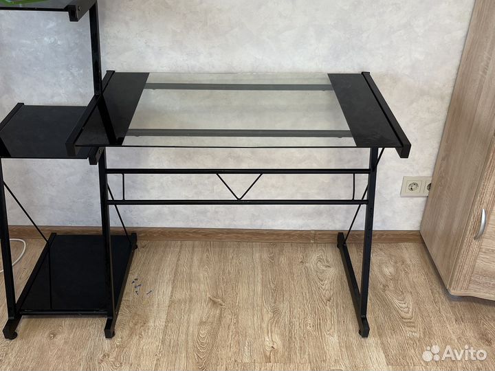 Стол компьютерный стеклянный