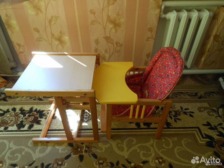 Детский стульчик для кормления