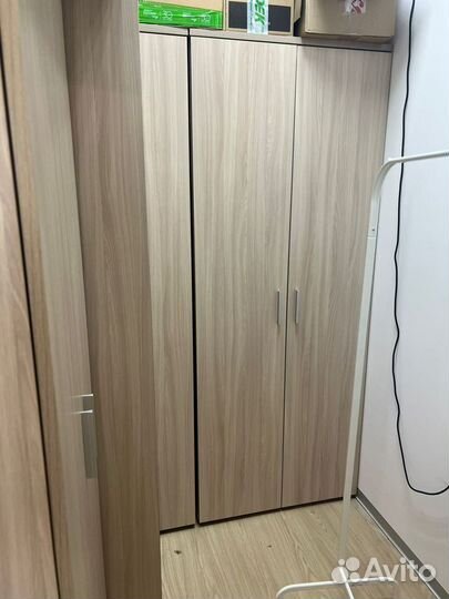 Офисный шкаф для одежды