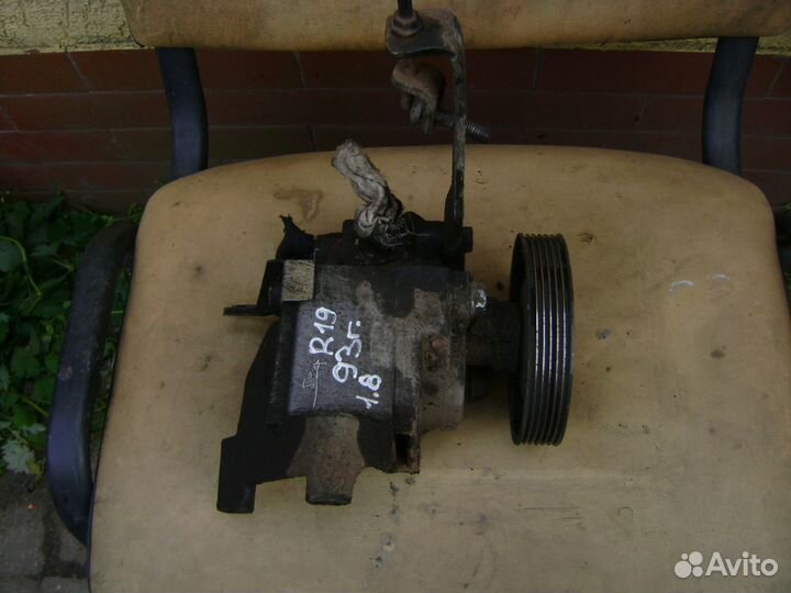Насос гидроусилителя на Рено 19 1.8 1993 г.в