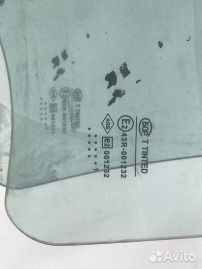 Стекло заднее правое Renault Logan 1