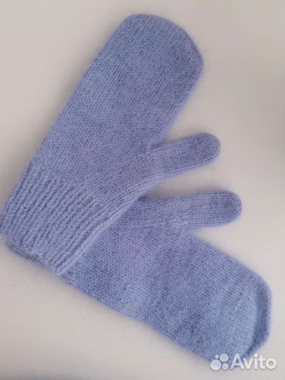 Шапка новая варежки вязанные