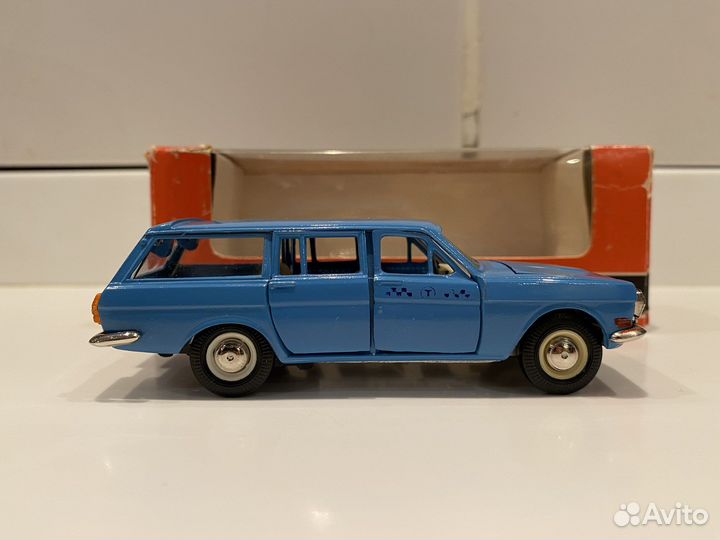 Модель автомобиля Волга газ 2402 1:43 СССР