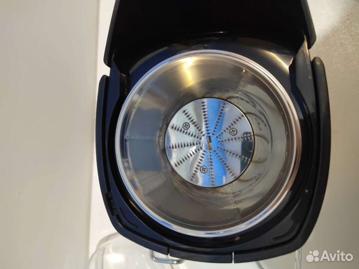 Соковыжималка Kitfort KT-1116