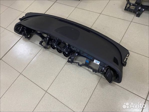 Торпедо с подушкой Киа Стингер