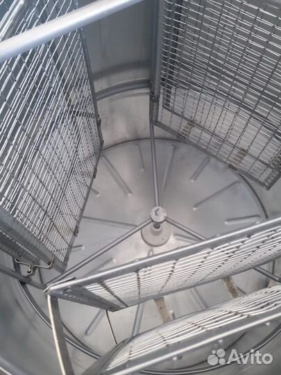 Продам трехрамочную оборотную медогонку