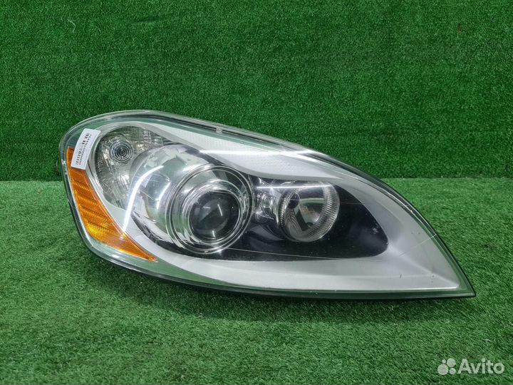 Фара правая Volvo XC60