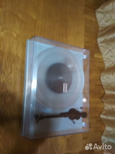 Проигрыватель винила Pro-Jekt Debut Carbon