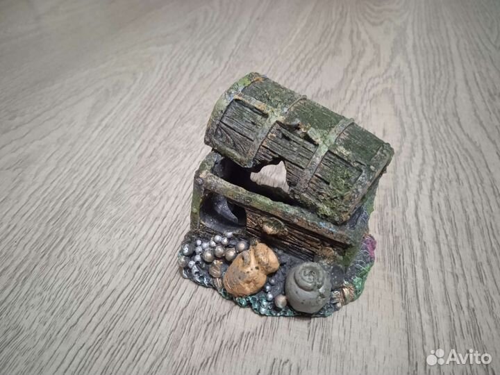 Имитация аквариумных растений и корабль