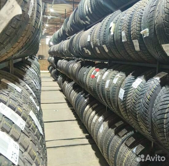 Bridgestone Blizzak Revo1 215/45 R17 83M