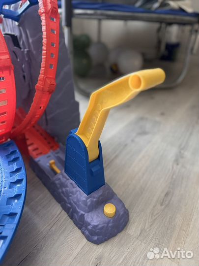 Гоночный трек Hot Wheels Вулкан Арена