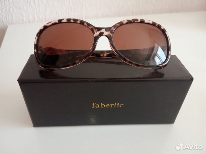 Очки солнцезащитные