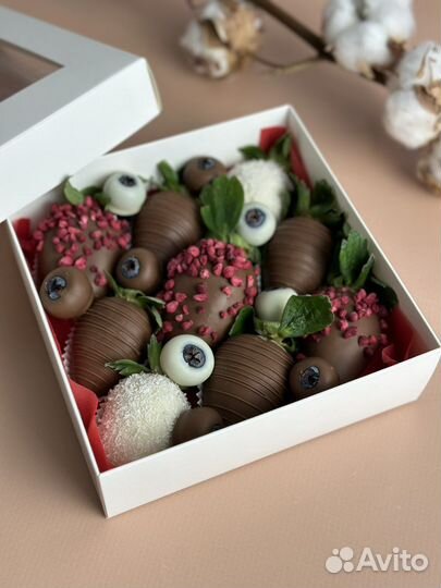 Клубника в шоколаде/ коробочка сердце