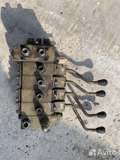 Гидрораспределитель для комбайна 