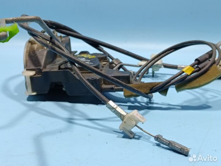 Замок двери передний левый Mitsubishi Outlander XL