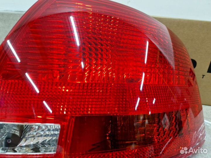 Задний правый фонарь Audi A4 B7 Avant (Универсал)