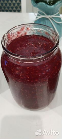 Ягоды: малина,смородина и клубника