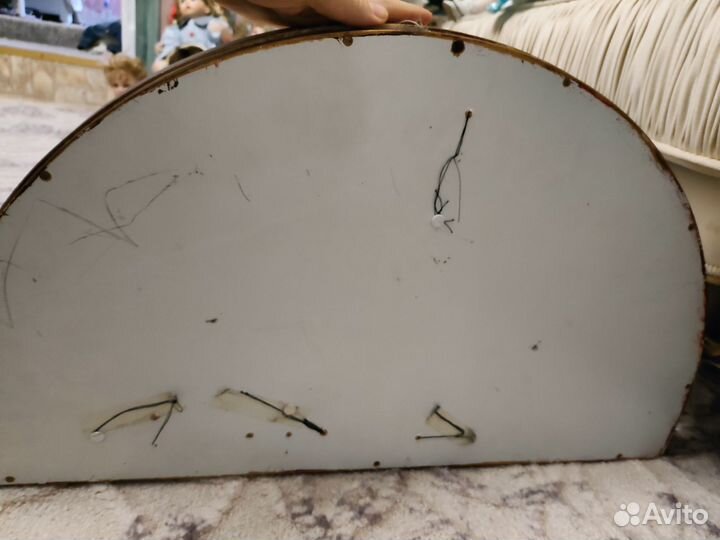 Веер антикварный в витрине